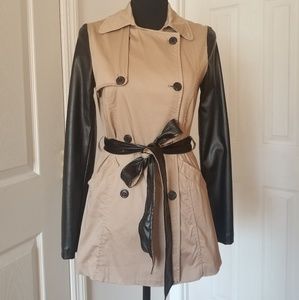 Faux leather sleeved coat with strap belt
